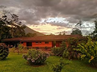 Propiedad en La Fortuna de San Carlos ideal Airbnb, Vrbo, or Booking