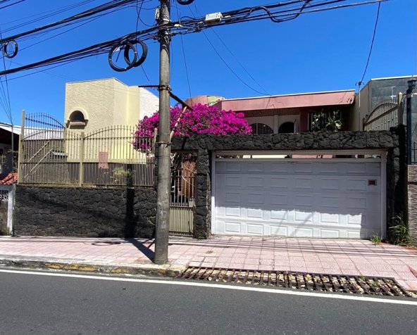 VENTA DE CASA EN SAN VICENTE DE MORAVIA en San Vicente, Moravia, San José — $325,000