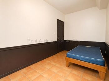 Venta de Casa con Local Comercial en Mercedes Norte #27-162 GS en Mercedes, Heredia — $261,000 - Foto 5 de 10