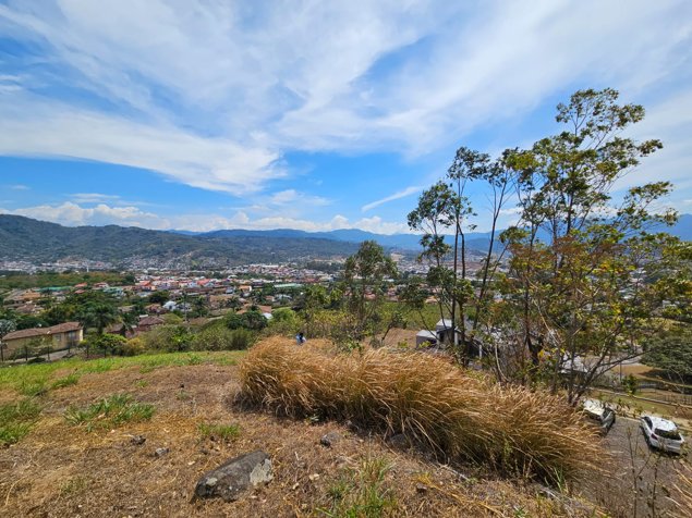 se vende lote en colinas Montealegre EM 1518 en Tirrases, Curridabat, San José — $300,000
