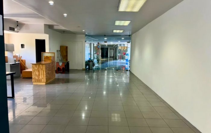 Alquiler de Locales Comerciales sobre vía principal de Curridabat en Curridabat, San José — $446