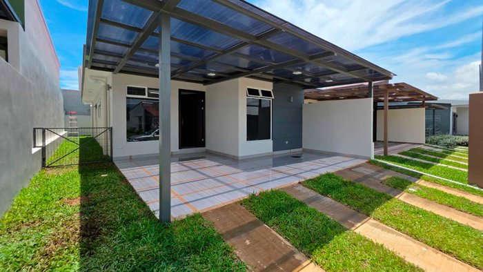 Brand-New Home for Sale in Condominio Corteza, Grecia in Grecia, Alajuela — ₡ 78 500 000