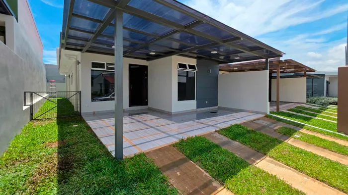 Brand-New Home for Sale in Condominio Corteza, Grecia en Grecia, Alajuela — ₡ 78 500 000