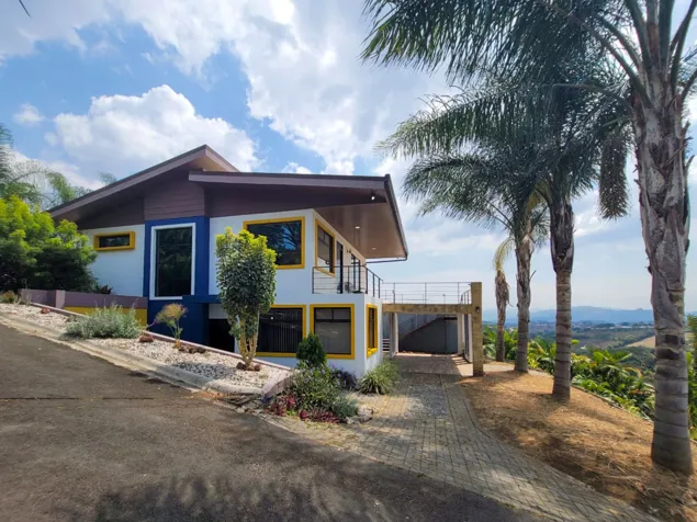House for rent in Grecia just 5 minutes from the center - furnished in Grecia, Alajuela — ₡ 950 000