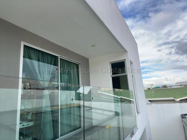 Venta de Casa en Tibás-San Juan. RAH 27-872 in San Juan, Tibás, San José — $342,000 - Photo 3 of 9