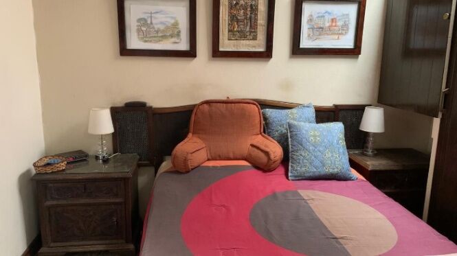 Venta de Casa + Local en Montes de Oca, San José. in Mercedes, Montes De Oca, San José — $360,000