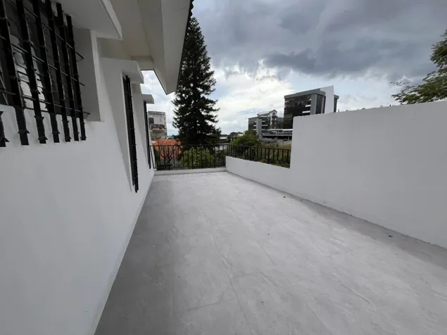 Spacious property for sale/rent in Sabana Oeste! P480 in Mata Redonda, San José — $780,000 - Photo 2 of 24