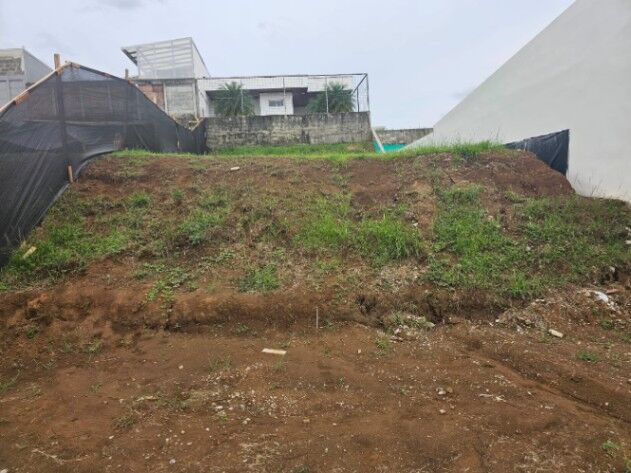 TERRENO EN VENTA EN CONDOMINIO EN GRECIA TACARES en Tacares, Grecia, Alajuela — ₡ 27 000 000
