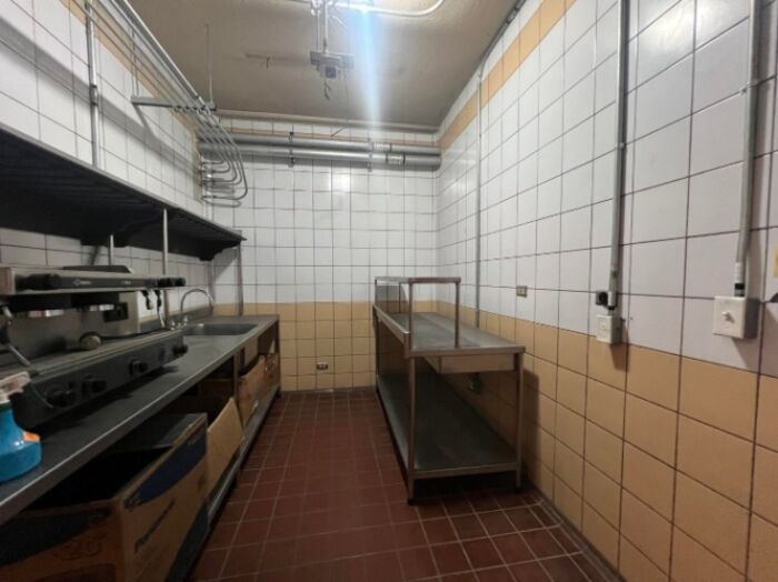 Alto potencial de inversión en edificio comercial en Mercedes, Heredia — $1,700,000