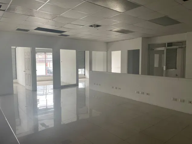 ALQUILER DE OFICINAS, ALAJUELA en Alajuela — $5,000 - Foto 2 de 9