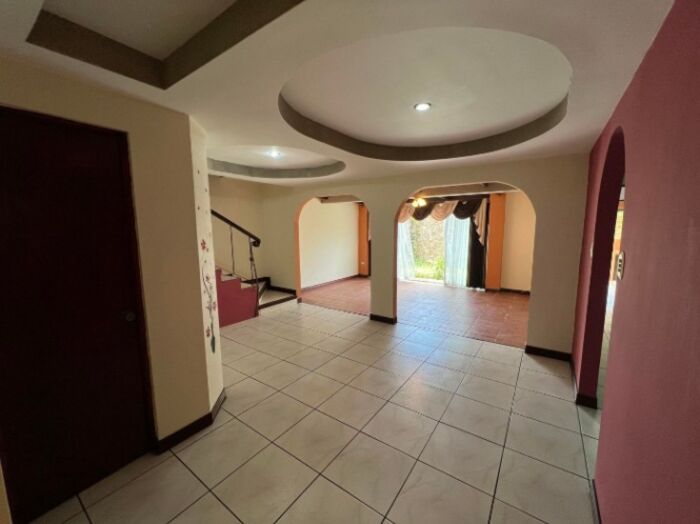 Venta de Casa con patio en San Vicente Moravia in San Vicente, Moravia, San José — $178,500