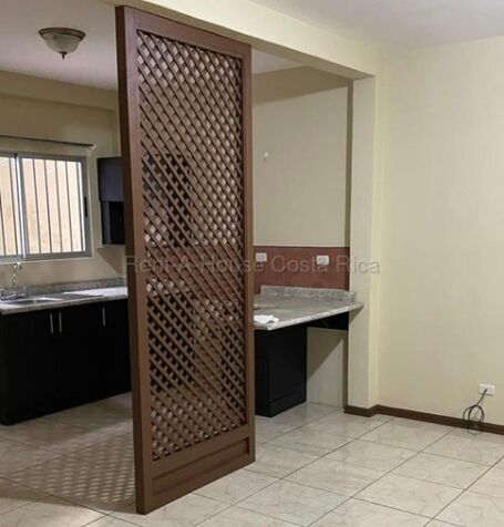 APARTAMENTO EN ALQUILER  EN CURRIDABAT in Curridabat, San José — ₡ 300 000
