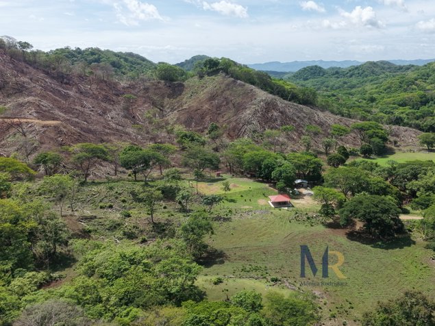 Oportunidad De Inversión   | 73 Ha (181.8 acres)  Uso de Suelo Mixto en La Cruz, Guanacaste — $2,207,139 - Foto 3 de 17