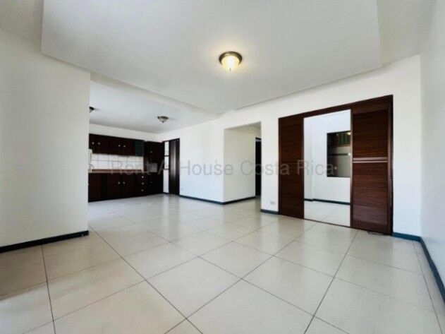 Venta de Apartamento en San Fco de Dos Ríos, San José. RAH 26-2104 en San Francisco de Dos Ríos, San José — $107,500