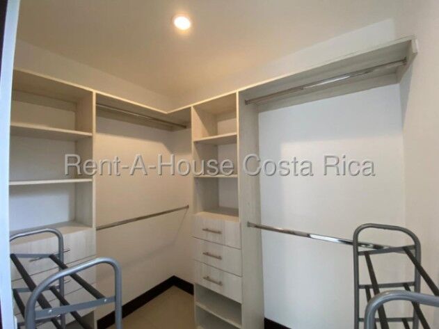 Alquiler de Casa en Santa Ana-Piedades. RAH 26-1471 PRECIO REBAJADO en Piedades, Santa Ana, San José — $2,100