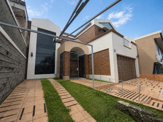 Se vende casa o uso de suelo comercial en freses curridabat in Curridabat, San José — ₡ 197 000 000 - Photo 3 of 42