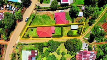 SE VENDE CASA DE ALTA CALIDAD EN LA ESPERANZA DE SAN PEDRO CON AMPLIO TERRENO en Cajón, Pérez Zeledón, San José — $99,000 - Foto 3 de 24