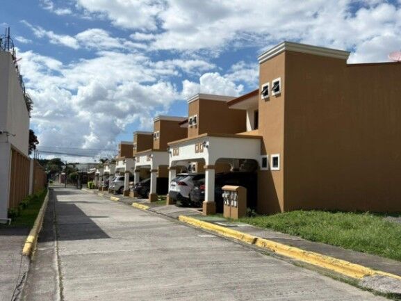 Hermosa Casa en Venta Colima de tibas! in Colima, Tibás, San José — ₡ 60 000 000