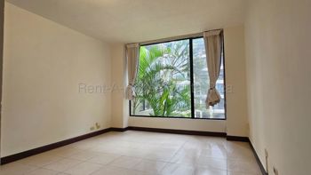 Venta de amplio apartamento con gran potencial de remodelación #27-315 GS en San Rafael, Escazú, San José — $290,000 - Foto 5 de 10