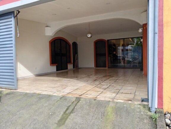Se vende espaciosa casa en San Pablo Heredia 25-1828 en San Pablo, Heredia — $199,000