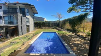 CASA EN VENTA EN PIEDADES SANTA ANA en Piedades, Santa Ana, San José — $235,000 - Foto 2 de 12