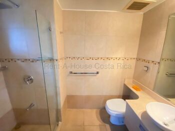 Alquiler de Apartamento Amueblado en Santa Ana. RAH 27-50 en Santa Ana, San José — $1,300 - Foto 4 de 18