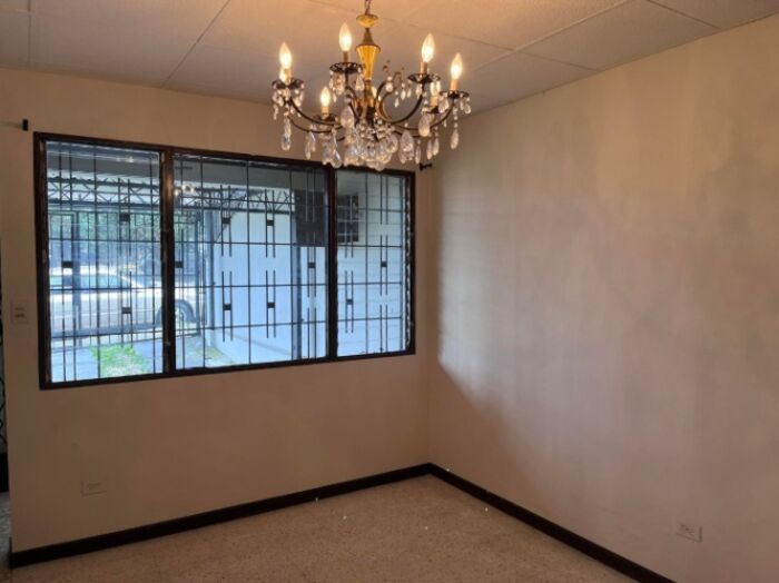 Casa con Dos Apartamentos en el Corazón de Los Yoses! Un Espacio para Crear y Disfrutar in San Pedro, Montes De Oca, San José — $270,000