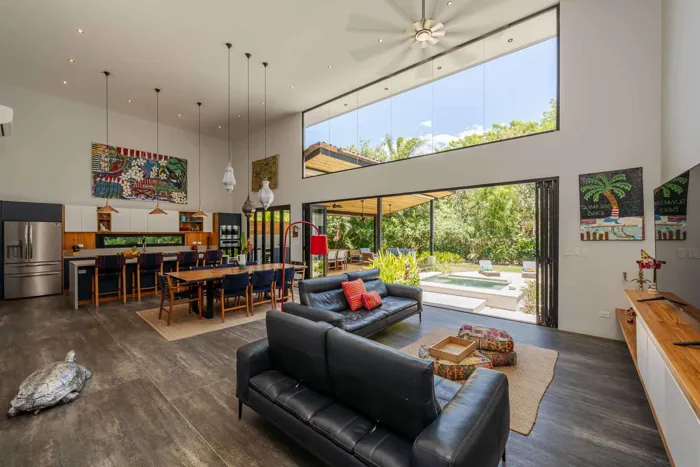 Luxury Beach Walk Home en Hacienda Pinilla en Tamarindo, Santa Cruz, Guanacaste — $1,950,000 - Foto 3 de 24