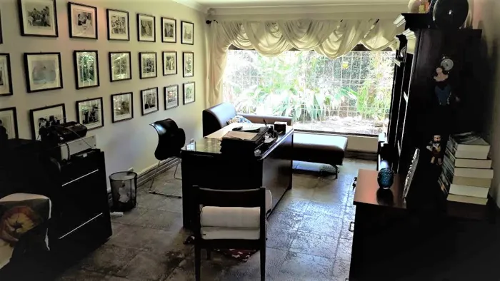 HERMOSA Y AMPLIA CASA EN AYARCO en Curridabat, San José — $380,000 - Foto 2 de 16