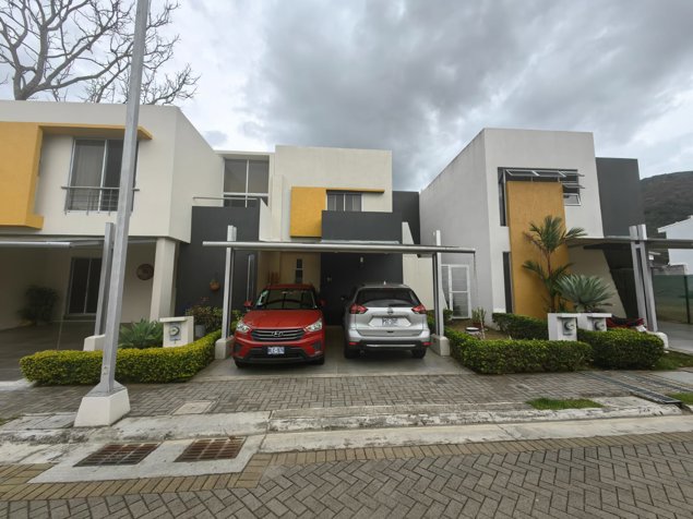 Casa en Condomio Oro Real en Santa Ana in Pozos, Santa Ana, San José — ₡ 123 000 000