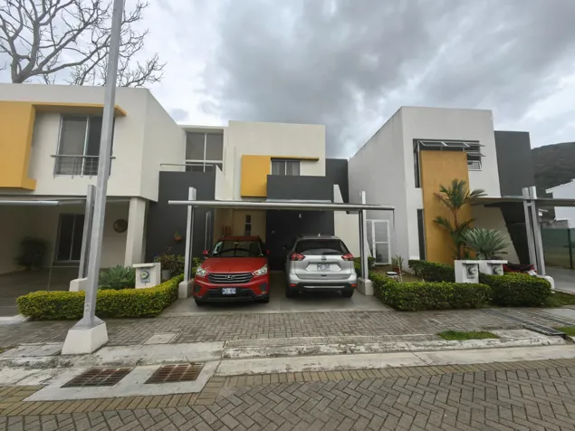 Casa en Condomio Oro Real en Santa Ana en Pozos, Santa Ana, San José — ₡ 123 000 000