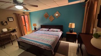 Lindos acabados en lindo vecindario de Atenas! in Atenas, Alajuela — $199,000 - Photo 4 of 13