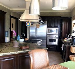 Vendo casa en San Antonio de Escazú in San Antonio, Escazú, San José — $1,650,000 - Photo 2 of 16