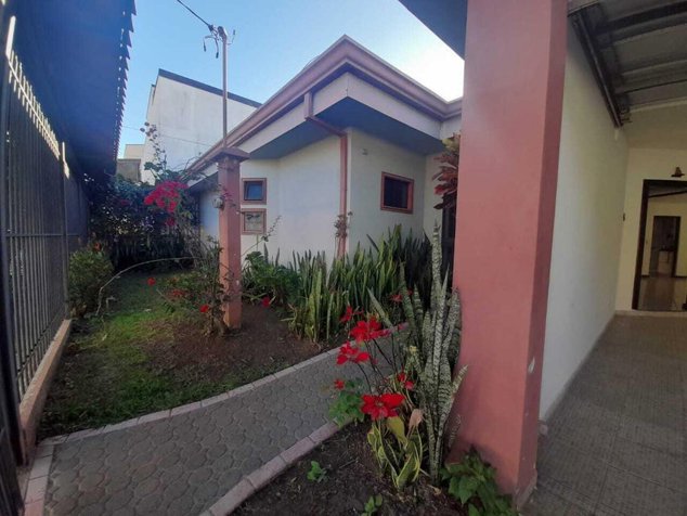 Venta de Casa en Pozos de Santa Ana. RAH 26-1334 PRECIO REBAJADO en Pozos, Santa Ana, San José — $260,000