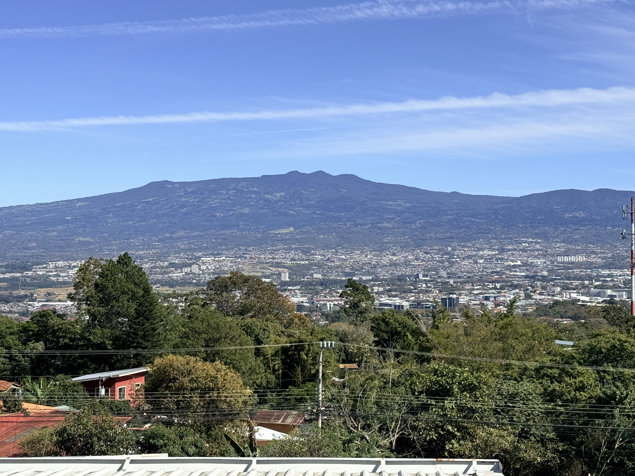 Venta de apartamento de Lujo de 3 dormitorios en Escazu in San Rafael, Escazú, San José — $215,000 - Photo 2 of 18