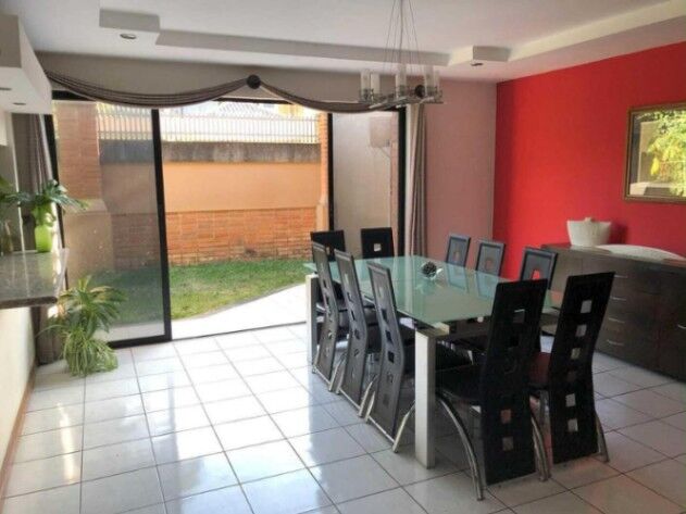 CASA EN VENTA EN SAN JOSE ESCAZÙ en San Rafael, Escazú, San José — $265,000