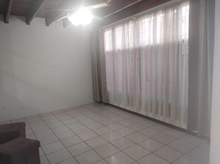Venta | Casa esquinera de 4 habitaciones en Hatillo #26-899 GS en Hatillo, San José — $130,000