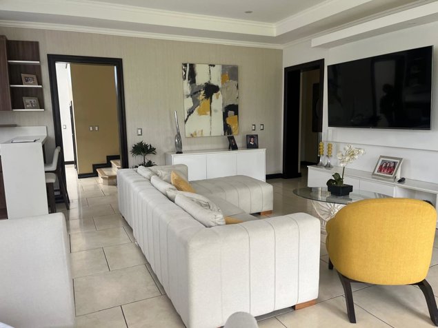 VENTA. ESPECTACULAR RESIDENCIA EN CONDOMINIO TOURNON in Santo Domingo, Heredia — $850,000 - Photo 3 of 20