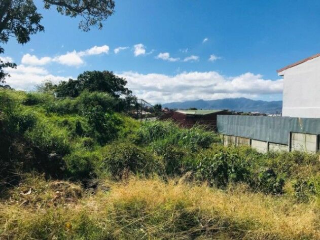 LOTE EN VENTA EN MERCEDES DE HEREDIA en Mercedes, Heredia — ₡ 97 094 500