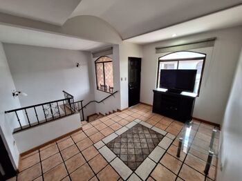 ALQUILER AMPLIA CASA EN CONDOMINIO SANTA ANA POZOS en Pozos, Santa Ana, San José — $1,450 - Foto 4 de 16