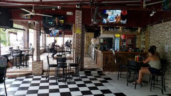 VENDO Bar-Restaurante en Bratsi, Talamanca, Limón en Bratsi, Talamanca, Limón — $450,000 - Foto 4 de 15