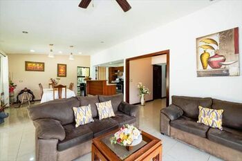 Casa Familiar in Tamarindo, Santa Cruz, Guanacaste — $245,000 - Photo 4 of 14