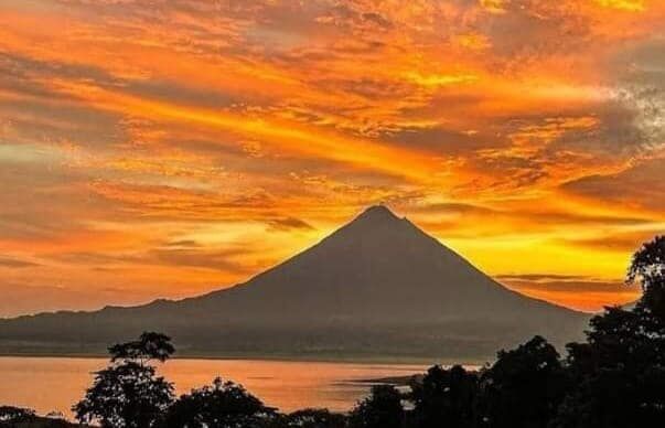 SE VENDE ESPECTACULAR LOTE MUY CERCANO AL LAGO ARENAL. in Peñas Blancas, San Ramón, Alajuela — ₡ 58 000 000
