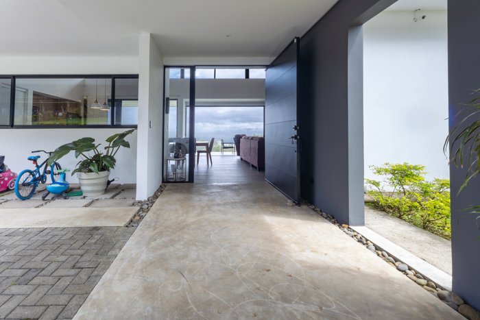 ¡Propiedad de lujo con 5000m2, en Concepción de San Rafael de Heredia! in Concepción, San Rafael, Heredia — $1,300,000 - Photo 3 of 39