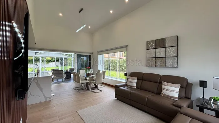 Venta de Casa en Oreamuno-San Rafael, Cartago. RAH 27-342 in San Rafael, Oreamuno, Cartago — $550,000 - Photo 2 of 17
