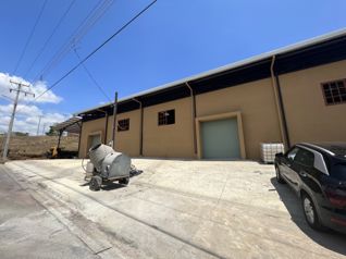 Se alquila Bodega en Barreal de Heredia