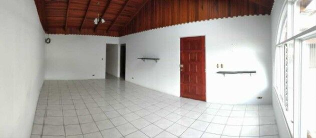 Tu Espacio, Tus Reglas: Casa con Loft Independiente en Guadalupe, Goicoechea, San José — $187,000