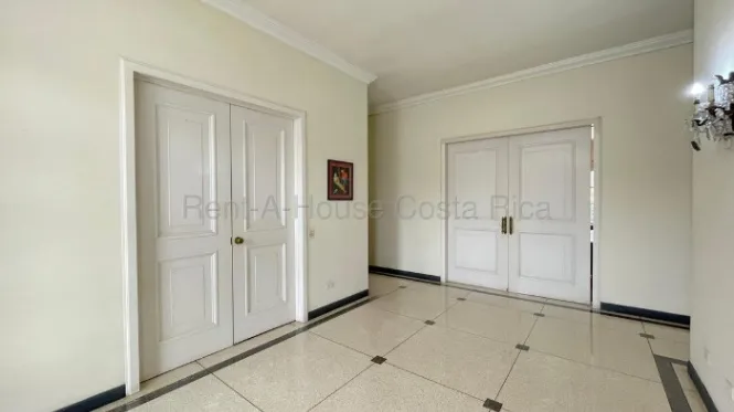 House for Sale: 1-Story House in Barrio Escalante, San José. RAH 27-167 in Carmen, San José — $850,000 - Photo 2 of 20