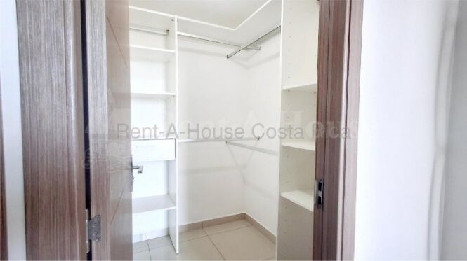Alquiler de Apartamento en Tibás-Colima. RAH 27-118 in Colima, Tibás, San José — $1,200