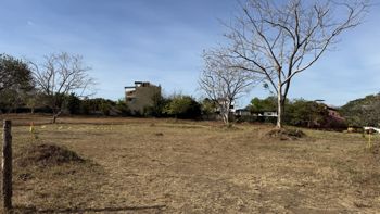Lote de Lujo en Venta a Pasos del Mar en Playa Langosta, Tamarindo en Tamarindo, Santa Cruz, Guanacaste — $795,000 - Foto 4 de 8